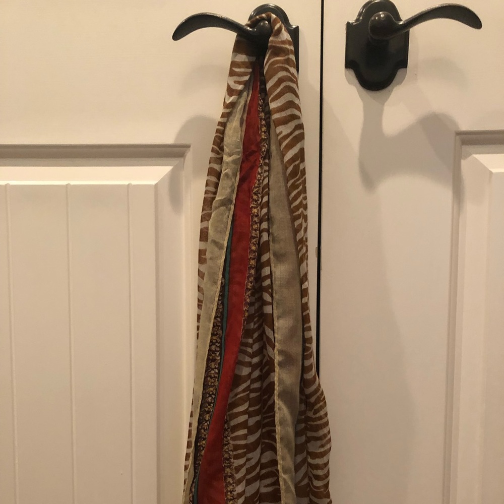 Multicolored scarf